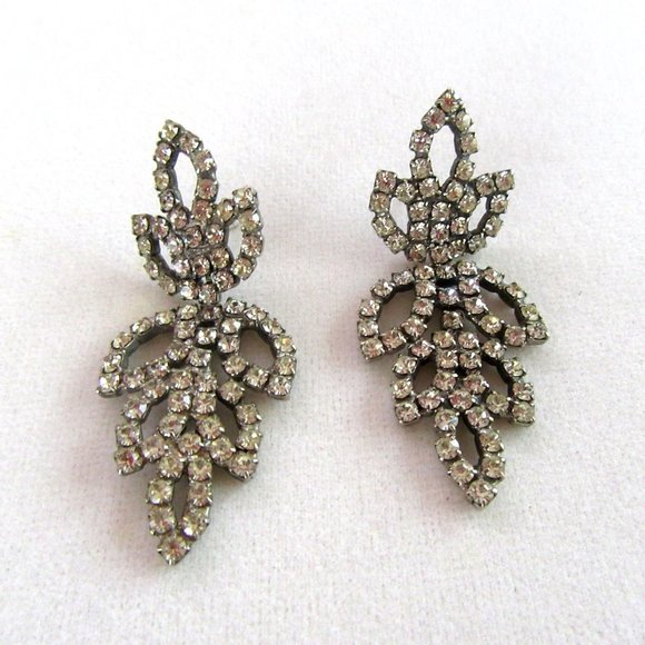 Clear rhinestone long dangling pierced earrings - articulated -Lots of sparkle! - Picture 7 of 8